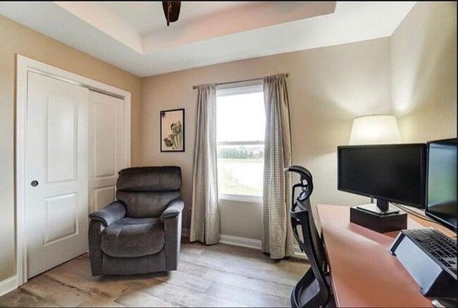 Building Photo - 8914 Red Hawk Ct