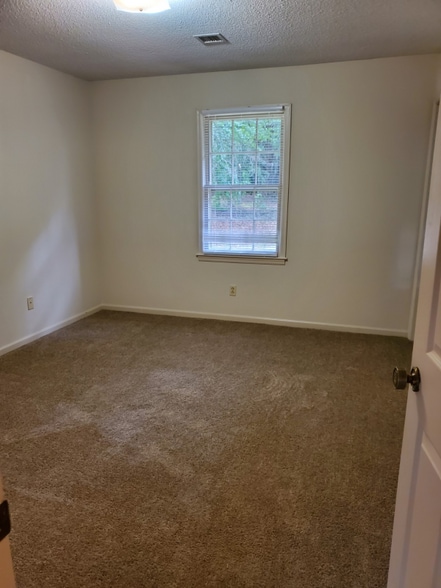Building Photo - 104 Diehl Ct