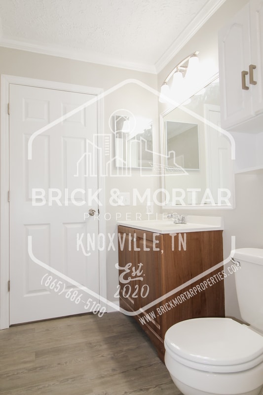 Building Photo - 1733 Lively Rd