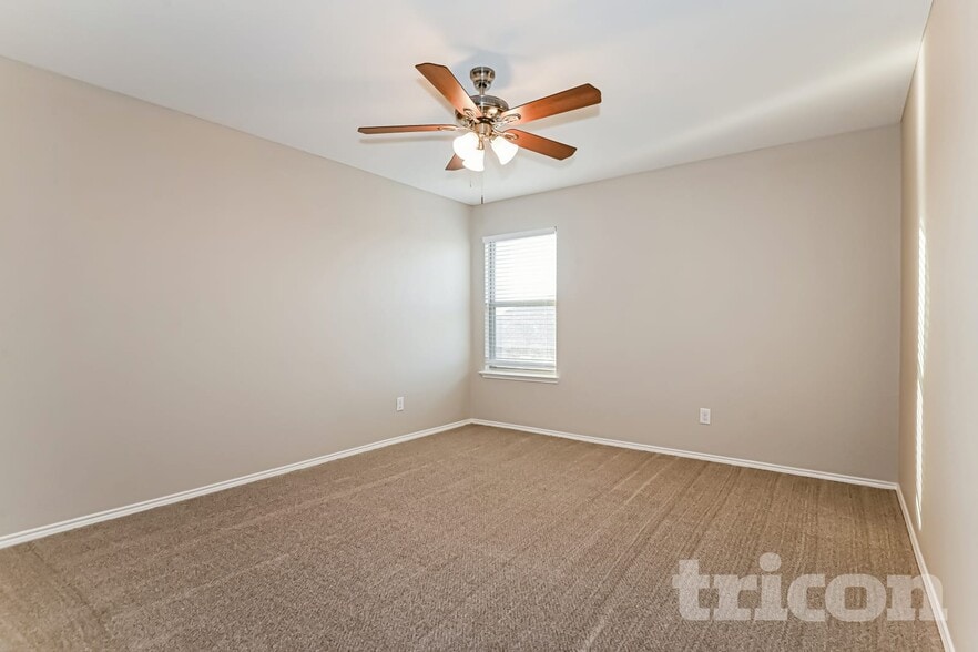 Building Photo - 2905 Englenook Dr