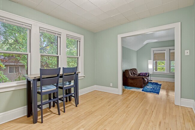 Building Photo - 560 S Stryker Ave