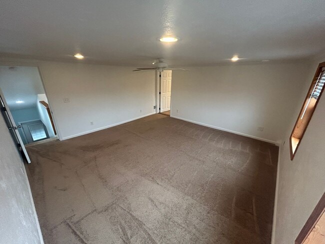 Building Photo - 3-Bedroom Home in Carrick on Private Street