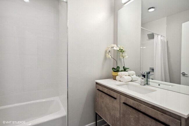 Building Photo - 4824 S Champlain Ave