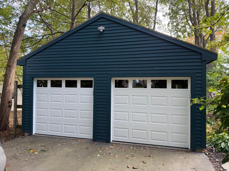 Garage - 34 Pleasant Ave