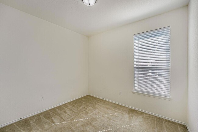 Building Photo - 7904 Nightwing Rd