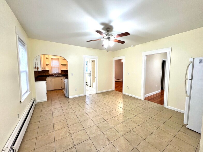 Primary Photo - 36 Ferncliff Ave