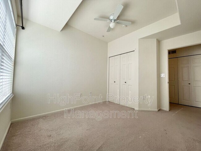 Building Photo - 3045 Blue Sky Cir