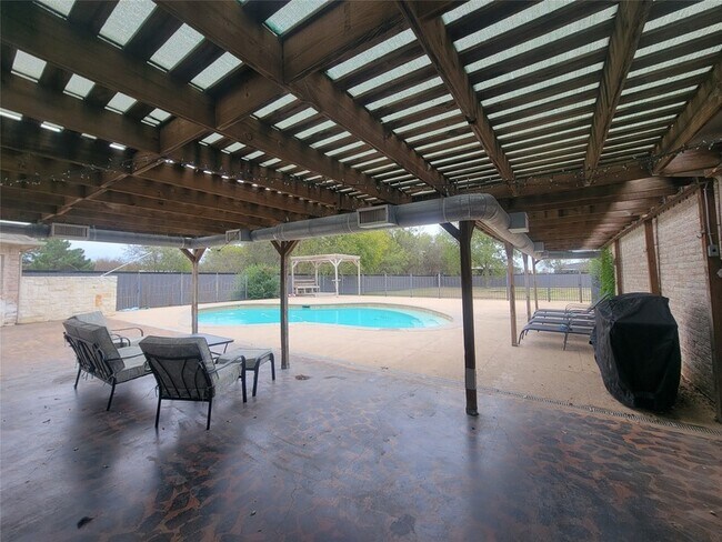 Building Photo - 2525 Colt Ln