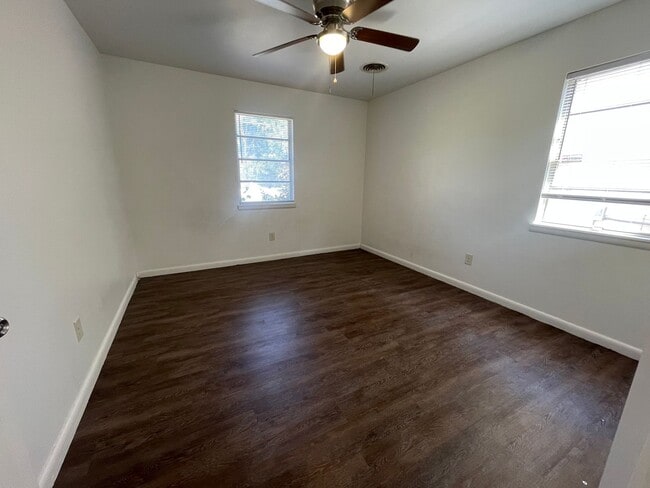 Building Photo - 3256 Highland Ave