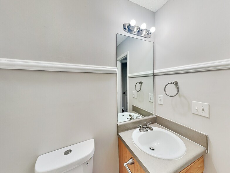 Building Photo - 178 Wyngate Ct