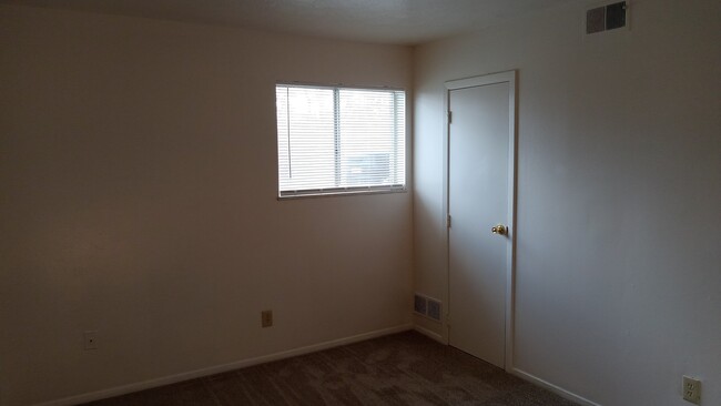 Bedroom 1, walk in closet - 8049 Pippin Rd