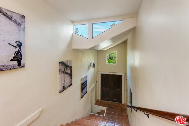 Building Photo - 3740 Lankershim Blvd