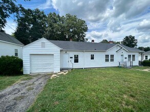 Building Photo - MOVE-IN Special* 1/2 off the first month's full rent