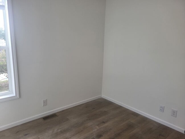 Building Photo - 17 Meadowlark Ln
