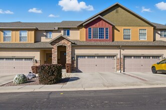 Building Photo - 1259 SilverCrest Dr
