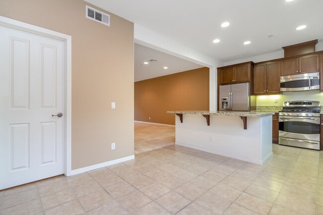 Building Photo - Live in Luxury: Fully Upgraded 2 Bedroom P...