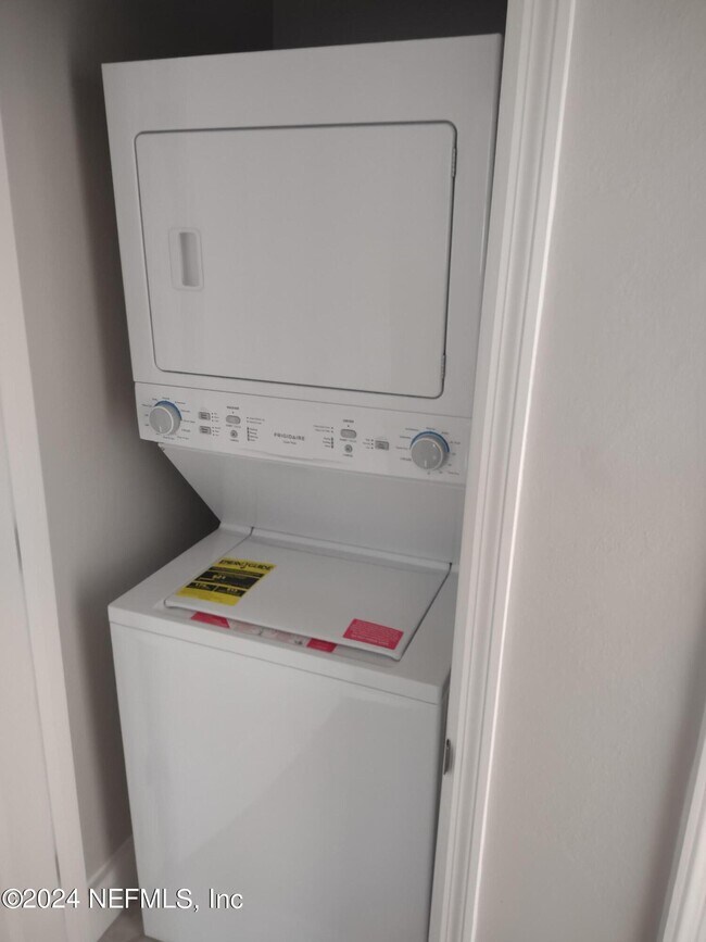 Building Photo - 1552 Naldo Ave