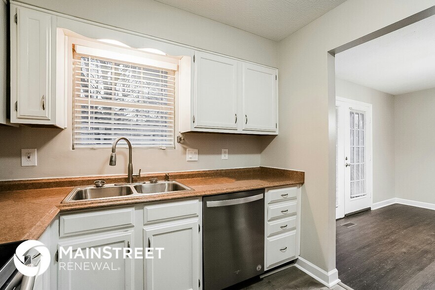 Building Photo - 1130 Durham Rd