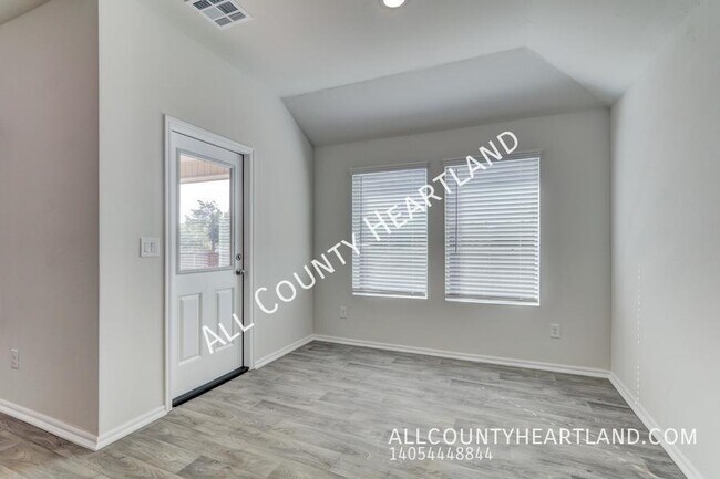 Building Photo - 3425 Molly Dr