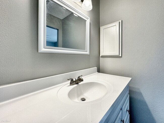 Building Photo - 3 br, 2 bath House - 1911 Bogatto St