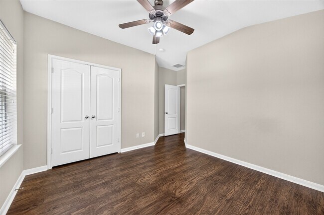 Building Photo - 18211 Doral Rock Ct