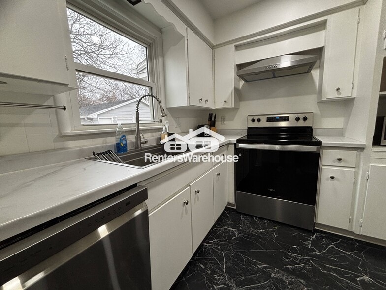 Building Photo - 2816 Vine St