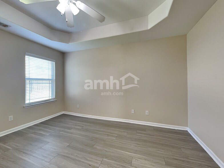 Building Photo - 117 Roseberry Cir