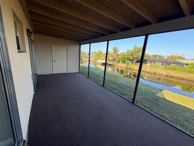 Building Photo - 3111 Riverside Dr