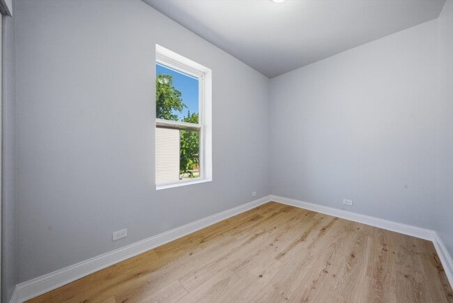 Building Photo - 541 N Lawndale Ave