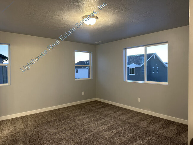 Building Photo - New American Fork 4 Bedroom Home!