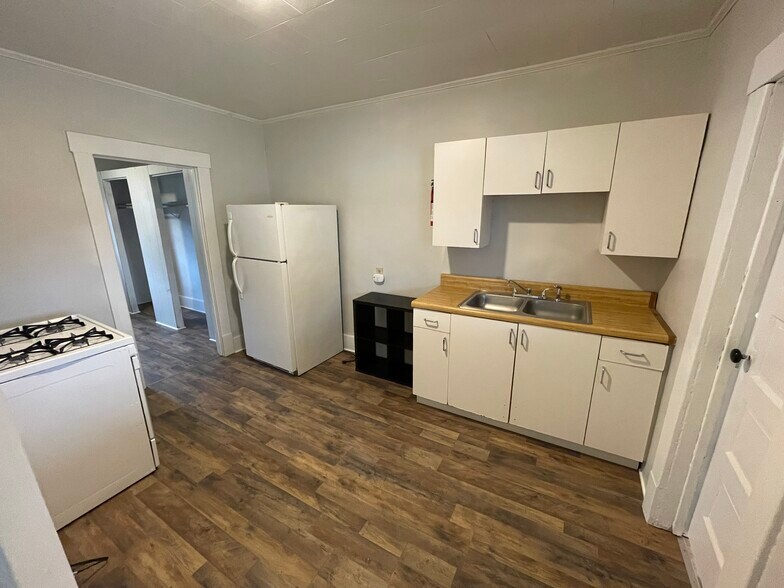 151B - 149 Market St