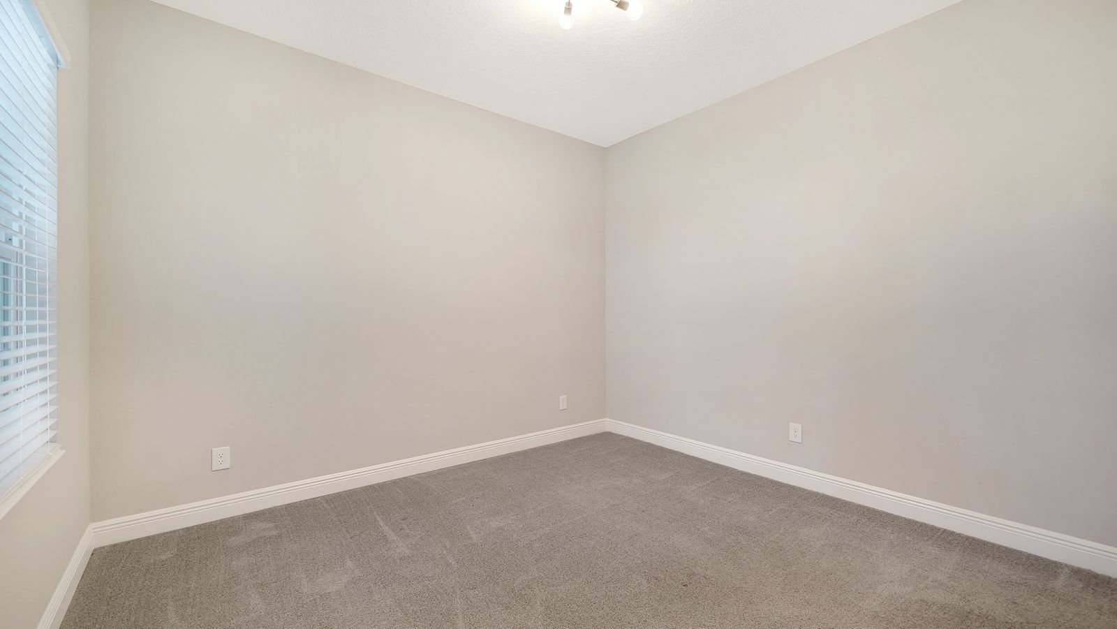 Building Photo - 4720 Willow Bend Ave