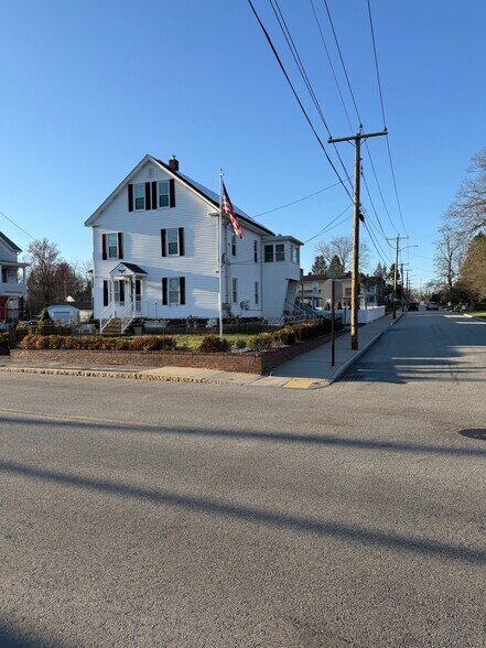 Building Photo - 95 Lake St
