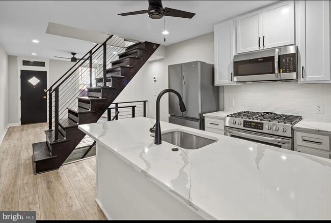 Building Photo - 109 Bloomsberry St