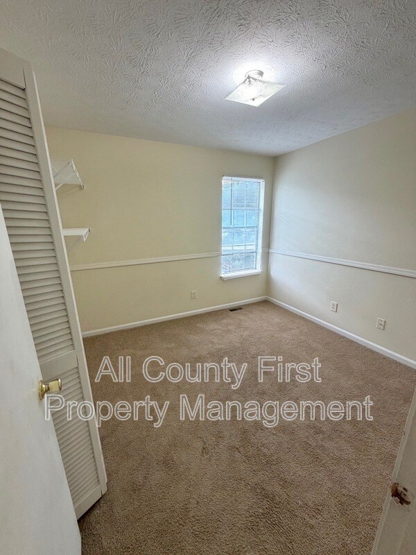 Building Photo - 1183 Red Oak Cove