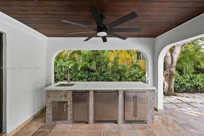 Building Photo - 743 Aledo Ave