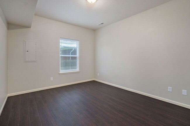 Building Photo - 509 E Madison St