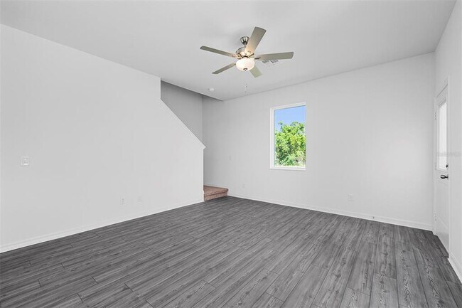 Building Photo - 552 Bay Leaf Dr