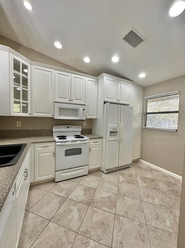 Building Photo - 3139 Millwood Terrace