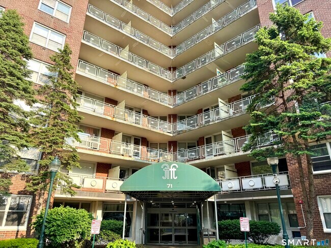 Building Photo - 71 Strawberry Hill Ave