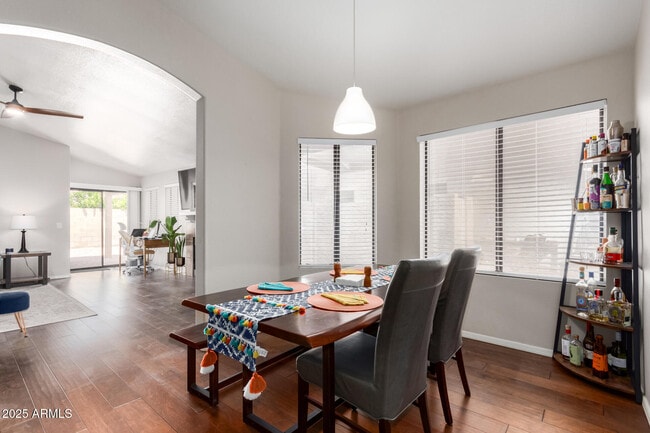 Building Photo - 4534 E Tanglewood Dr