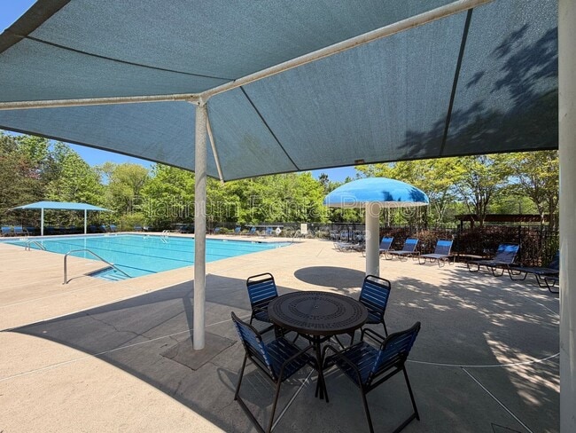 Building Photo - 5555 Falls Landing Dr