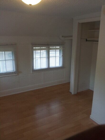 Building Photo - 413 W Vine St