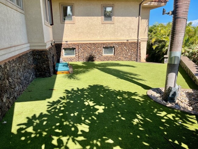 Building Photo - 250 Akia Pl