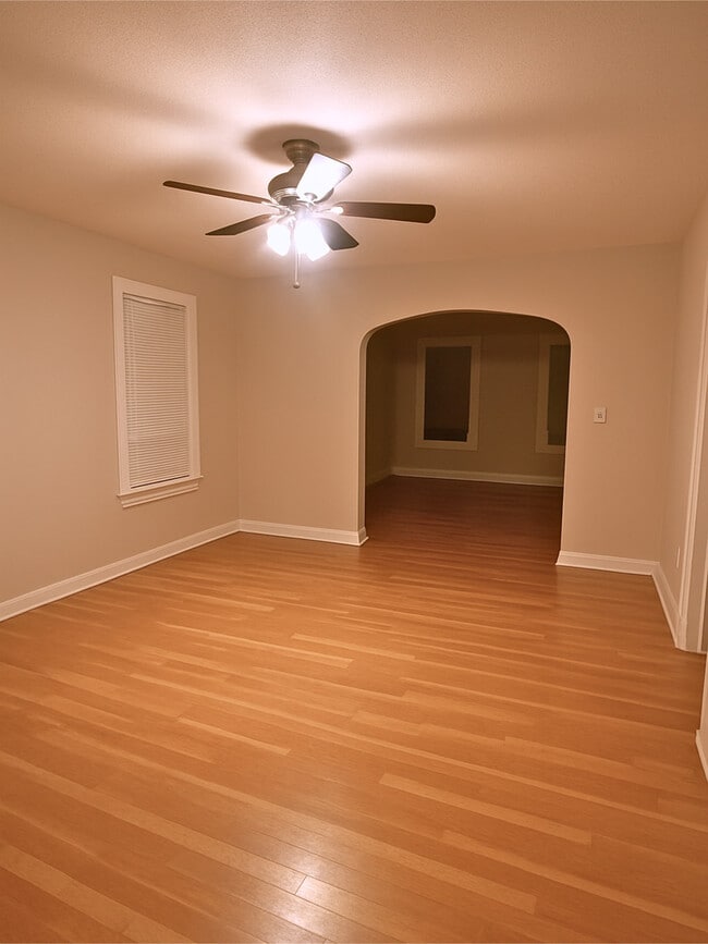 Building Photo - 4701 N Kilbourn Ave