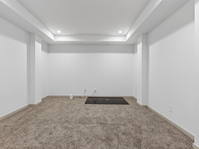 Building Photo - 818 Kingwood Dr