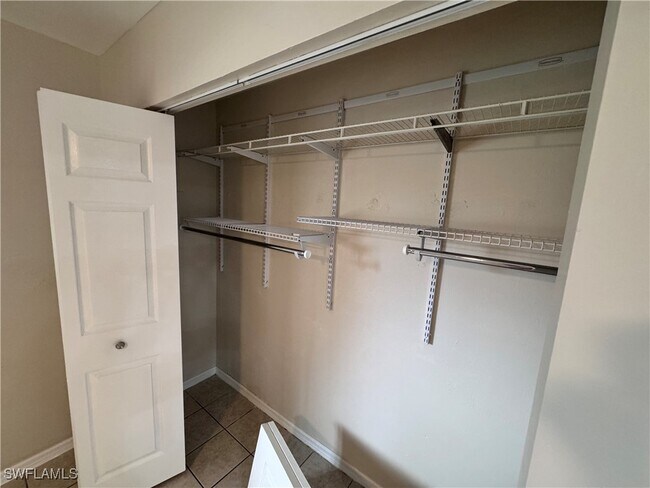 Building Photo - 10111 Sandy Hollow Ln