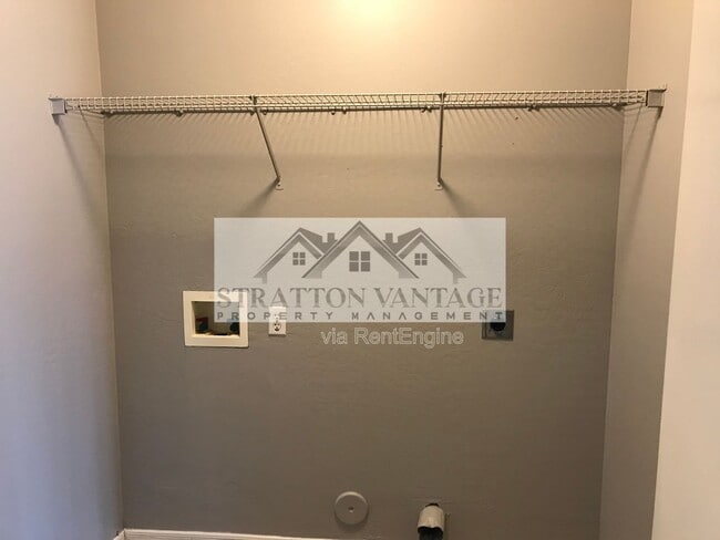 Building Photo - 12525 W Rosewood Ln