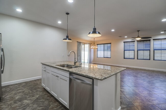 Building Photo - 3457 E Orchid Ln