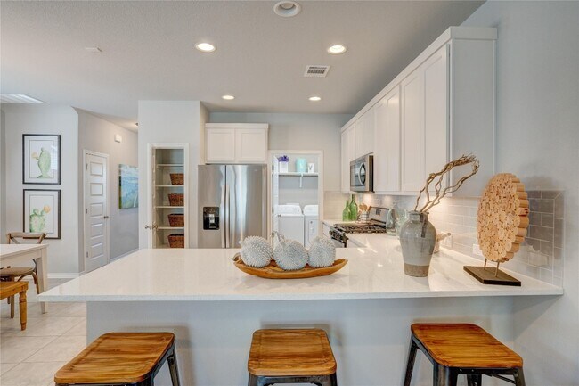 Building Photo - 1656 Artesian Spgs Xing